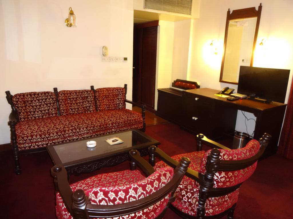 Manuelsons Malabar Palace Кожикоде Екстер'єр фото
